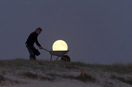 Giochi con la luna: il concorso fotografico.