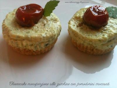 Cheesecake monoporzione alle zucchine con pomodorini croccanti