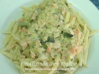 Pasta con salmone e zucchine