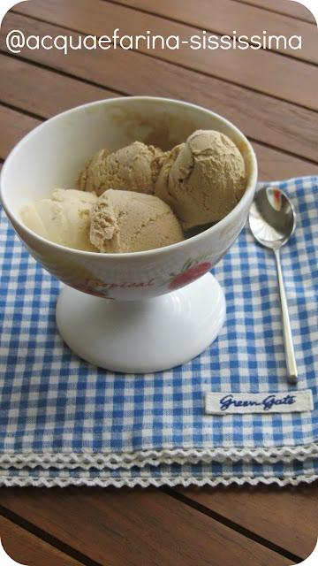 ...gelato: 3 gusti è meglio di uno e...buon ferragosto e buone vacanze...