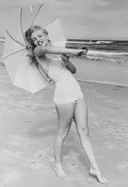 anni 50 Marylin Monroe spiaggia