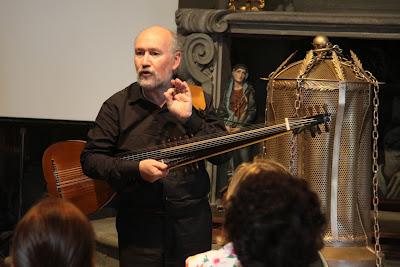 concerto per voce, liuto e macchina fotografica