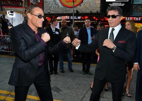 Sylvester Stallone, Arnold Schwarzenegger ed il resto del cast di I Mercenari 2 alla premiere di Los Angeles