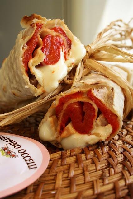 Piadina tuma peperoni acciughe