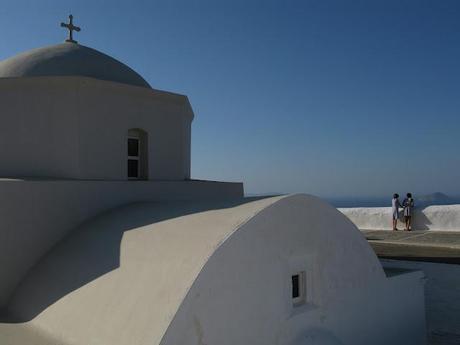I'm back. Let's eat our new travels! Random photographs from...Serifos!