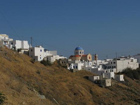 I'm back. Let's eat our new travels! Random photographs from...Serifos!