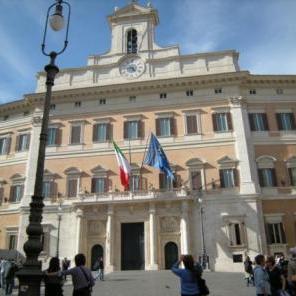 Morto Angelo Di Carlo, disoccupato che per protesta si diede fuoco davanti Montecitorio