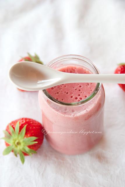 Budino alla fragola light (Light strawberry pudding)