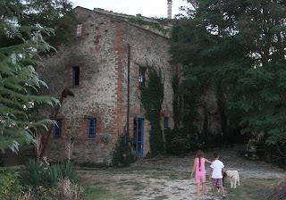 Il casale e il borgo antico...