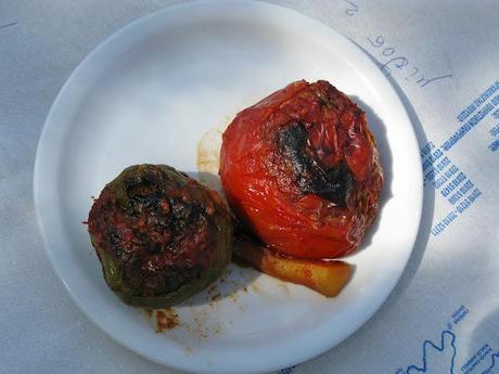 Eating Serifos part 1 - stuffed tomatoes at Νικουλιας: the tavern in Plati Gialos