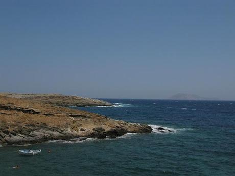 Eating Serifos part 1 - stuffed tomatoes at Νικουλιας: the tavern in Plati Gialos