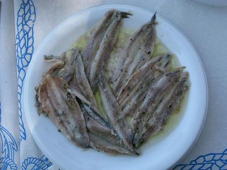 Eating Serifos part 1 - stuffed tomatoes at Νικουλιας: the tavern in Plati Gialos