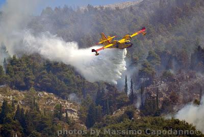 Positano:  in fiamme la zona montana di Montepertuso e Vallone Pozzo