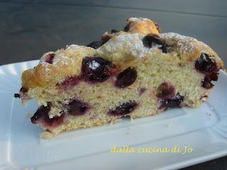 Torta bertolina con uva fragola