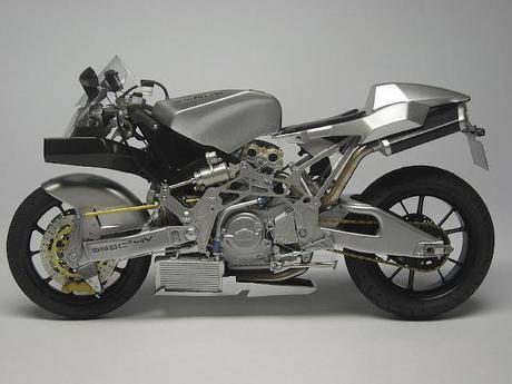 Vyrus 985 C3 4V by Max Moto Modeling
