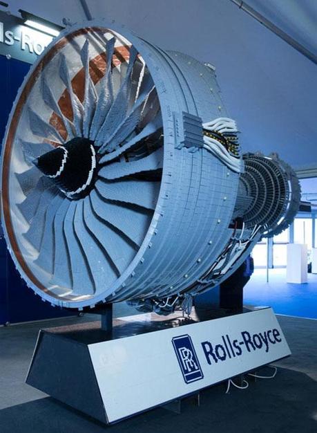 Un motore Rolls Royce fatto con i LEGO