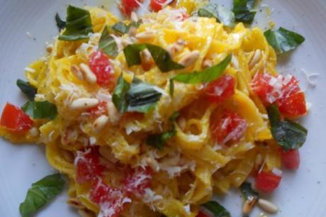 Tagliatelle in salsa di peperoni