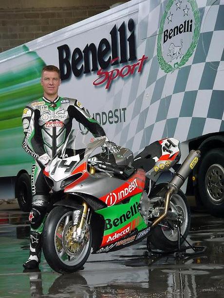 Benelli Tornado 900 ( Sviluppo e Storia )