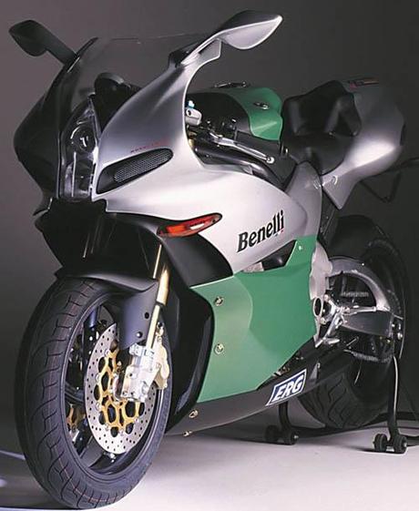 Benelli Tornado 900 ( Sviluppo e Storia )