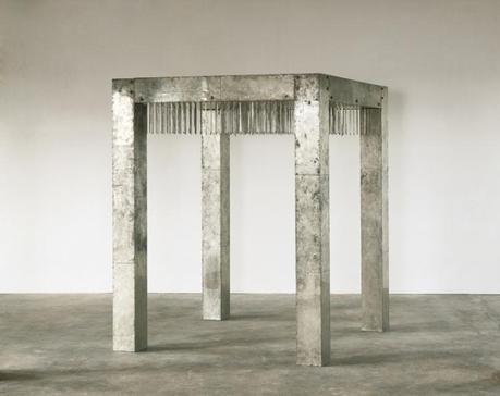 Enrico Castellani - Günther Uecker, Ca’ Pesaro Galleria Internazionale d’Arte Moderna, Milano Arte Expo, Tisch 1968 Na¦êgel Metall Holz 220 x180 x180 cm