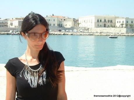 Hot Summer in Trani (south Italy) with my fringe necklace