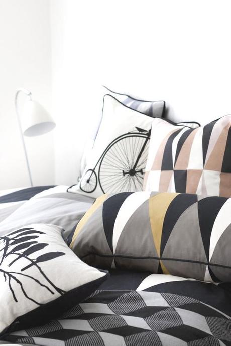 MODERNI PATTERNS E DECORI GRAFICI NEI TESSILI DELLA COLLEZIONE FERM LIVING AW 212