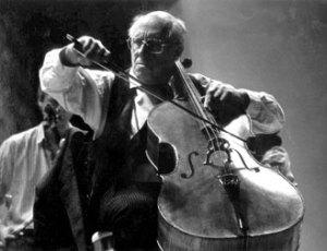 Corada e Abbate interrogano Perri sulla proposta di una statua a Rostropovich! Era l’idea del liutaio Raffaelian. Ma il grande violoncellista ha proprio bisogno di una statua del Comune, magari fatta anche di titanio e di colore nero? Appello finale a ...