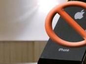 Apple: azione legale contro