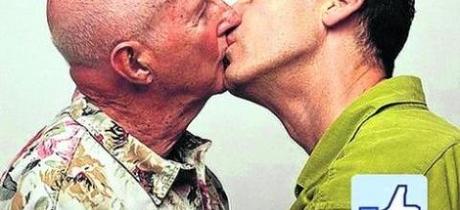 Facebook Removes Gay Kiss 490x370