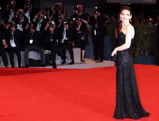 Winona Ryder in Dolce & Gabbana al Festival del Cinema di Venezia