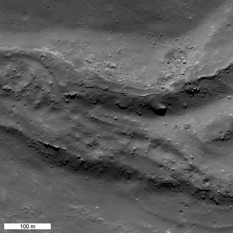 Un fiume di roccia scoperto da LRO sulla Luna