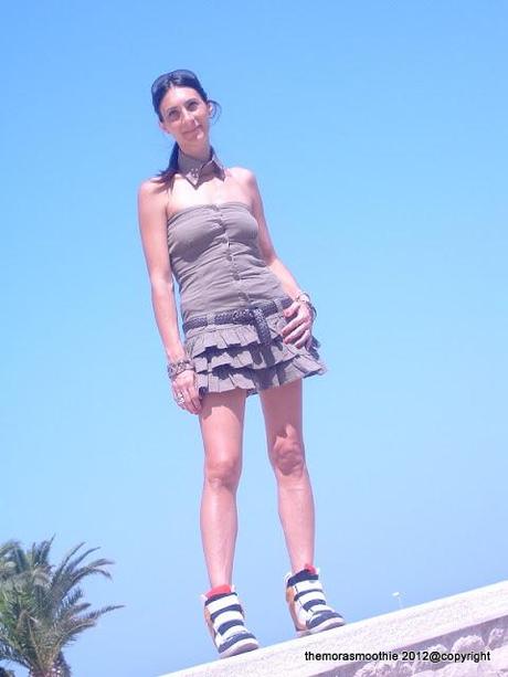 Outfit in Trani with DIY collar with studs