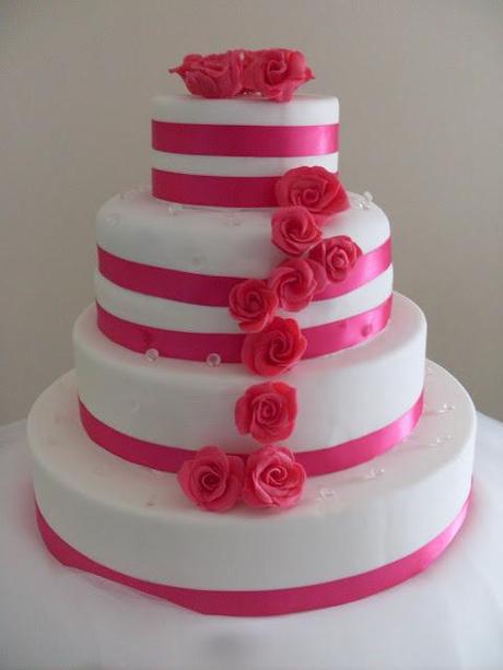 Wedding Cake in Fuxia e Pan di spagna senza lievito