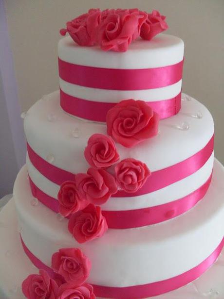 Wedding Cake in Fuxia e Pan di spagna senza lievito