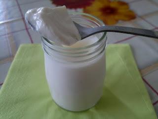 Yogurt fatto in casa con la yogurtiera