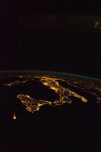 L'Italia di notte by ISS