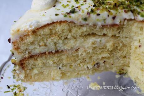 Torta di compleanno alla vaniglia e pistacchio