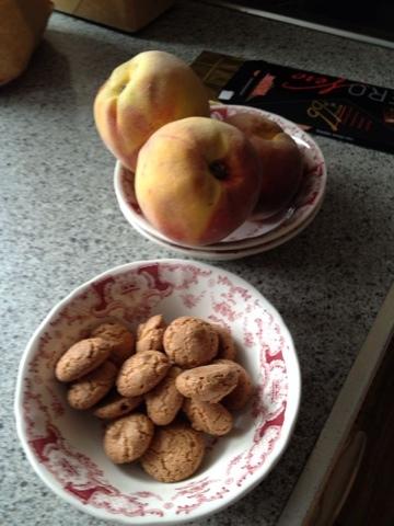 CHOCOLATE AMARETTI PEACHES