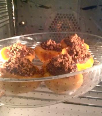 CHOCOLATE AMARETTI PEACHES