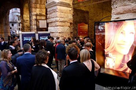 CON LE PROFUMERIE DOUGLAS ALL'ARENA DI VERONA