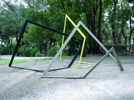 GRAZIA VARISCO, nom- one, two, three, 1984,Metallo verniciato, lato di ogni elemento 270 cm, al Museo d'Arte Contemporanea - Villa Croce, Genova