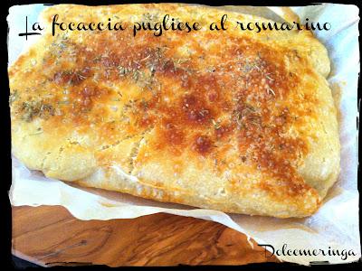 FOCACCIA PUGLIESE AL ROSMARINO... Le cose semplici sono sempre le piu' buone!!!