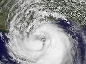 L’uragano "Isaac" colpisce Louisiana mezzo delle bombe chimiche