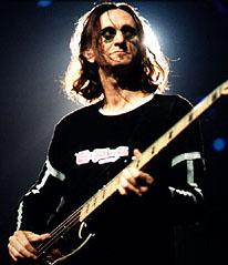 RUSH - Geddy Lee eletto miglior bassista da Gibson.com!