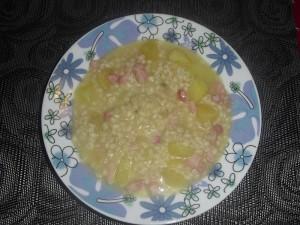 Zuppa orzo, patate e pancetta