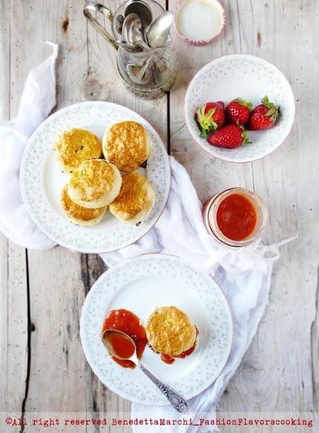 Scones e curd di fragole verso una nuova consapevolezza