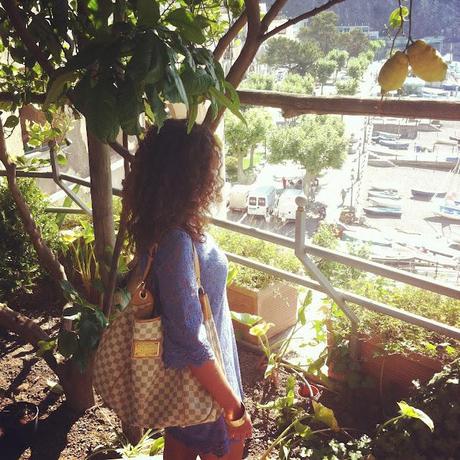 Under The Yellow Lemon Tree