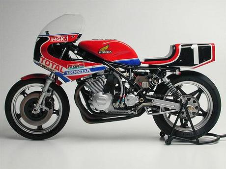 Honda RS 1000 Endurance Racer 1982 by Max Moto Modeling (Tamiya)