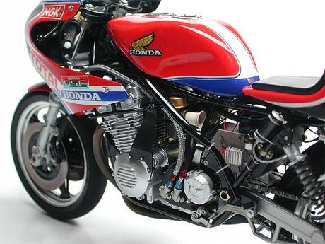 Honda RS 1000 Endurance Racer 1982 by Max Moto Modeling (Tamiya)