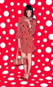 Marc Jacobs & Yayoi Kusama conquistano il mondo con i pois